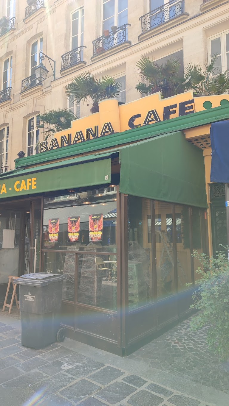 Club Banana Café