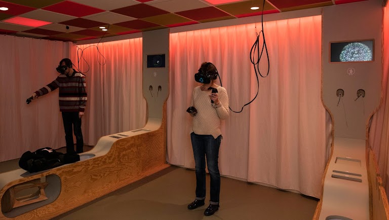 Cabinet de réalité virtuelle