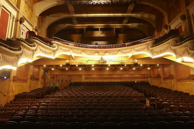 Le Théâtre “Le Palace”
